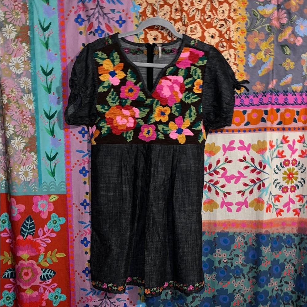 FREE PEOPLE Cotton Blend Mini Dress Needle Point Flowers (small flaw) Size Small